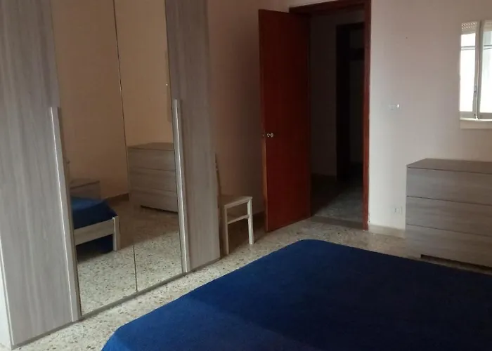 Lungomare 10 Posti Fronte Mare Apartament *