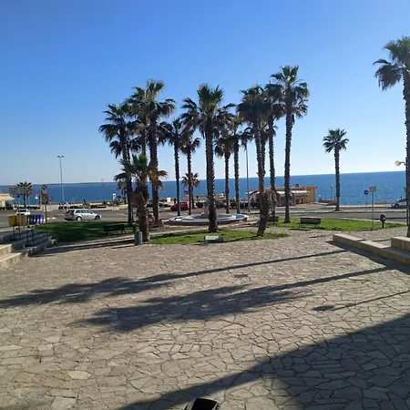 Lungomare 10 Posti Fronte Mare